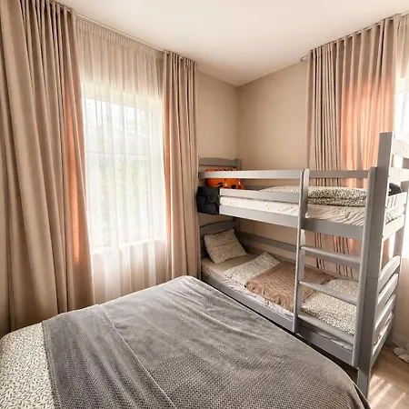 Rest In Apartment *